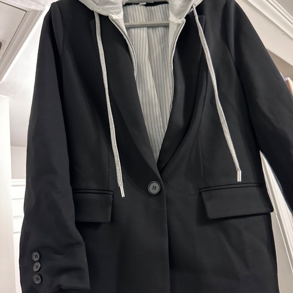 Evereve Black Jacket with detachable  hood - Picture 2 of 4
